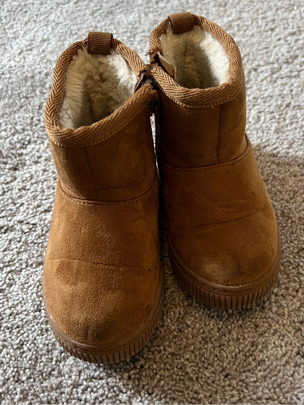 Toddler Girls Cat & Jack Ugg Boots - size 5